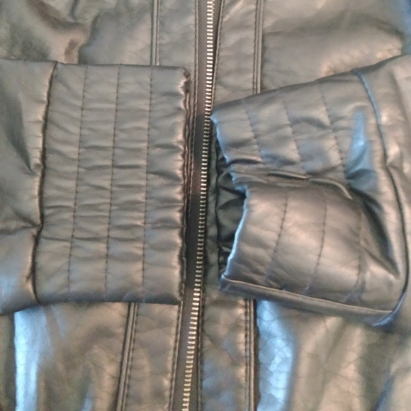 Paris Blues Black Faux Leather Jacket with hoodie Women's Size Large - Picture 4 of 16